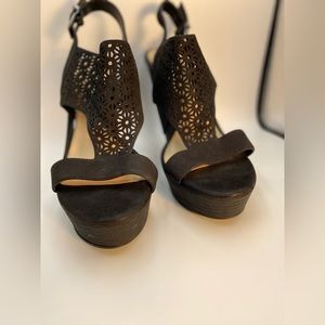 NWT Gianni Bini Black Suede Leather Strappy Wedge Sandal Heel Size 9M